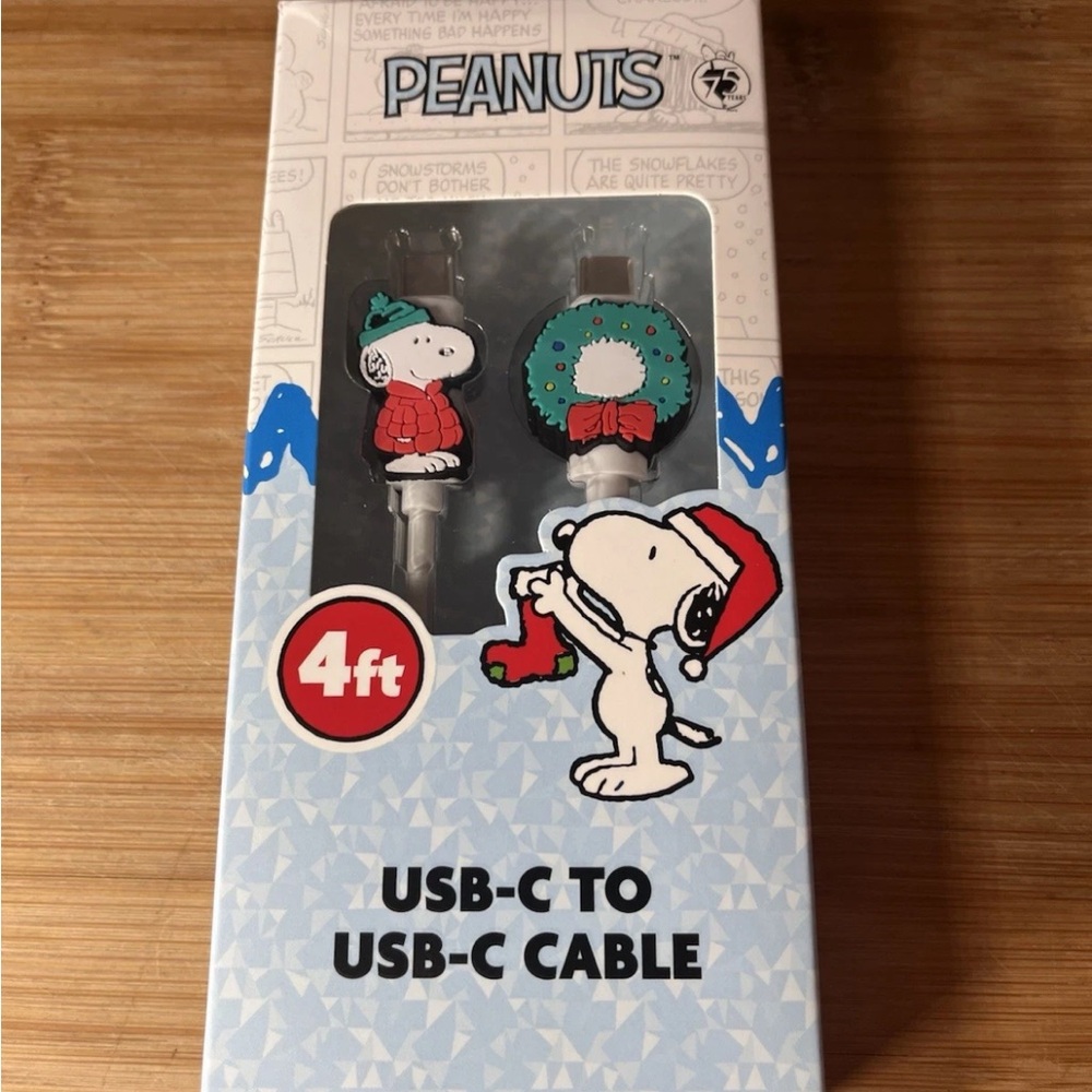 Peanuts USB-C to USB-C Cable - Festive Design